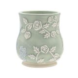 TAZA RELIEVE ALICIA PAIS DE LAS MARAVILLAS SOMBRER